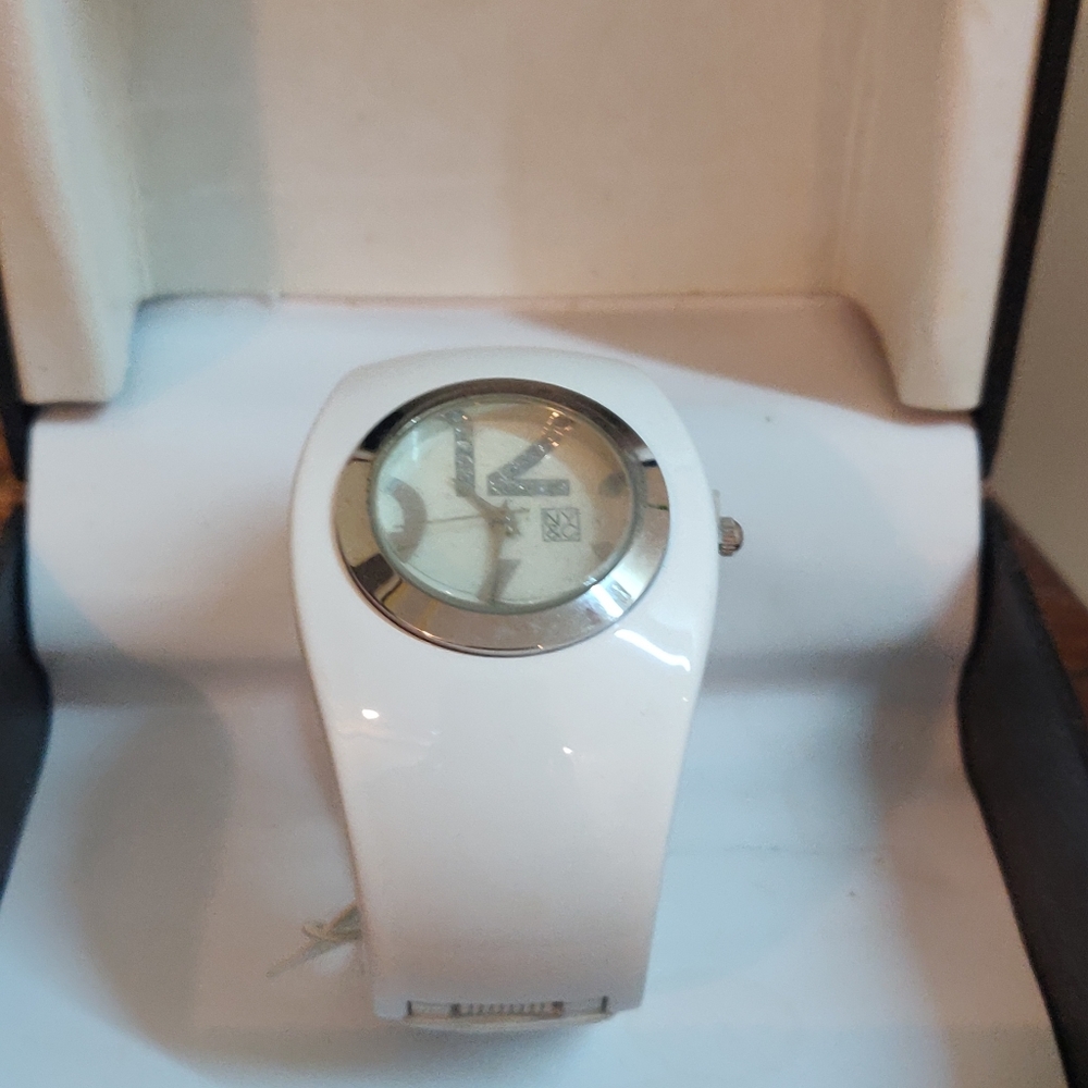 FIXED PRICE - New york & Co. Watch - Picture 3 of 13